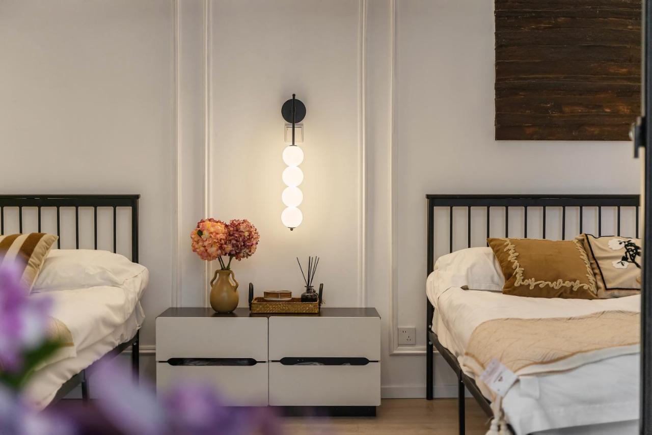 Yi Du - Family Located 500 Meters Away From Nanjing West Road Subway And Near People's Square Apartment *