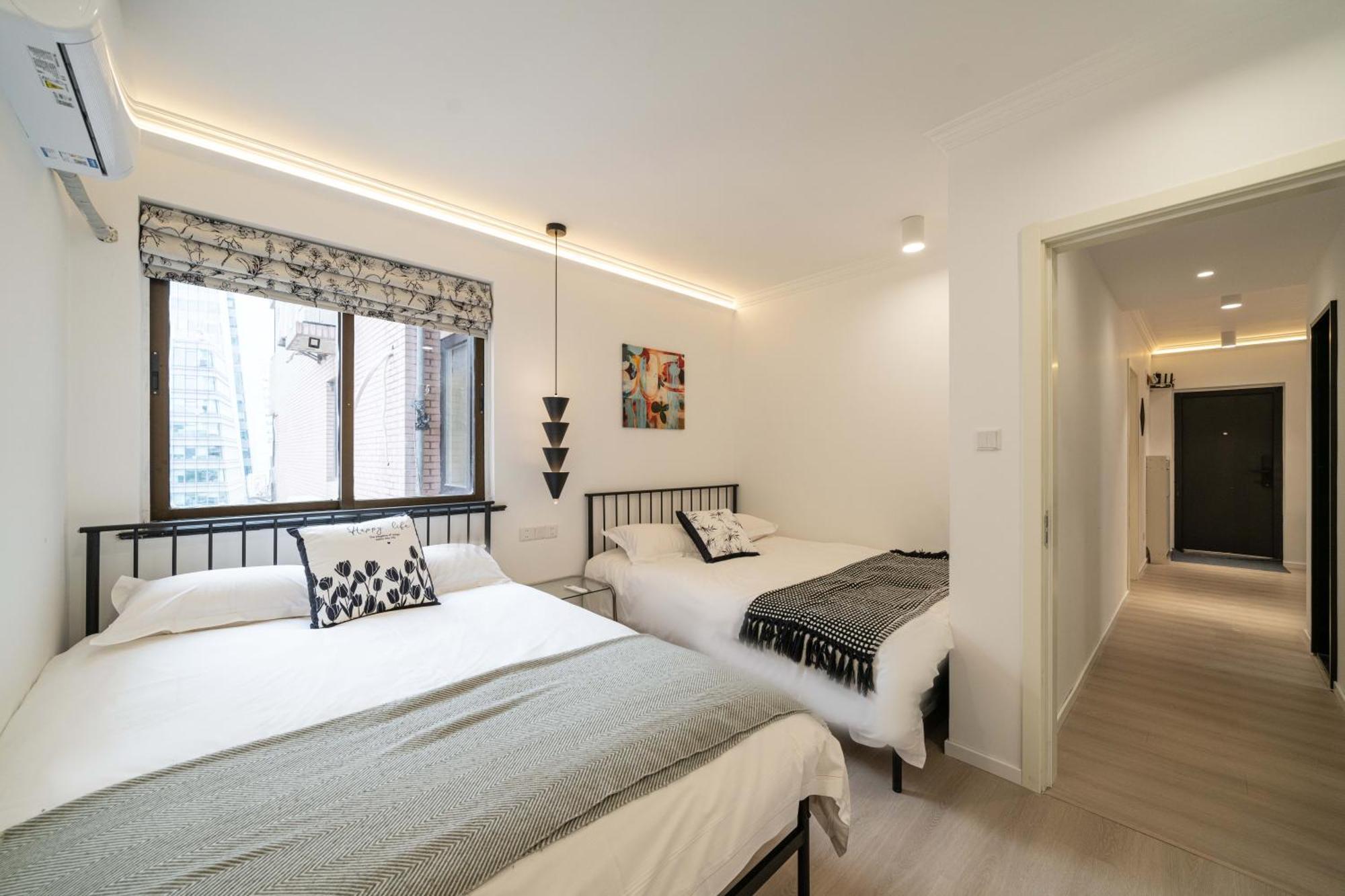 Yi Du - Family Located 500 Meters Away From Nanjing West Road Subway And Near People's Square Apartment