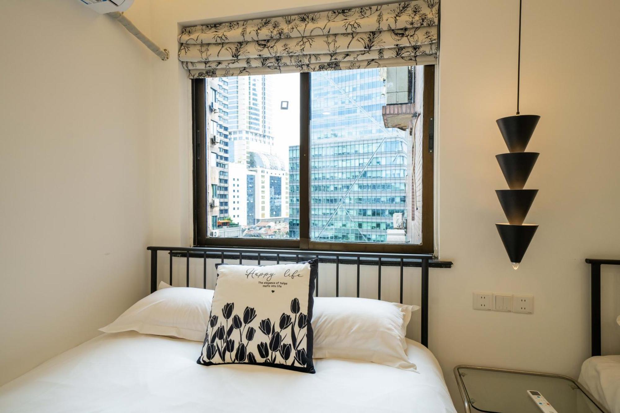 Yi Du - Family Located 500 Meters Away From Nanjing West Road Subway And Near People's Square Apartment *