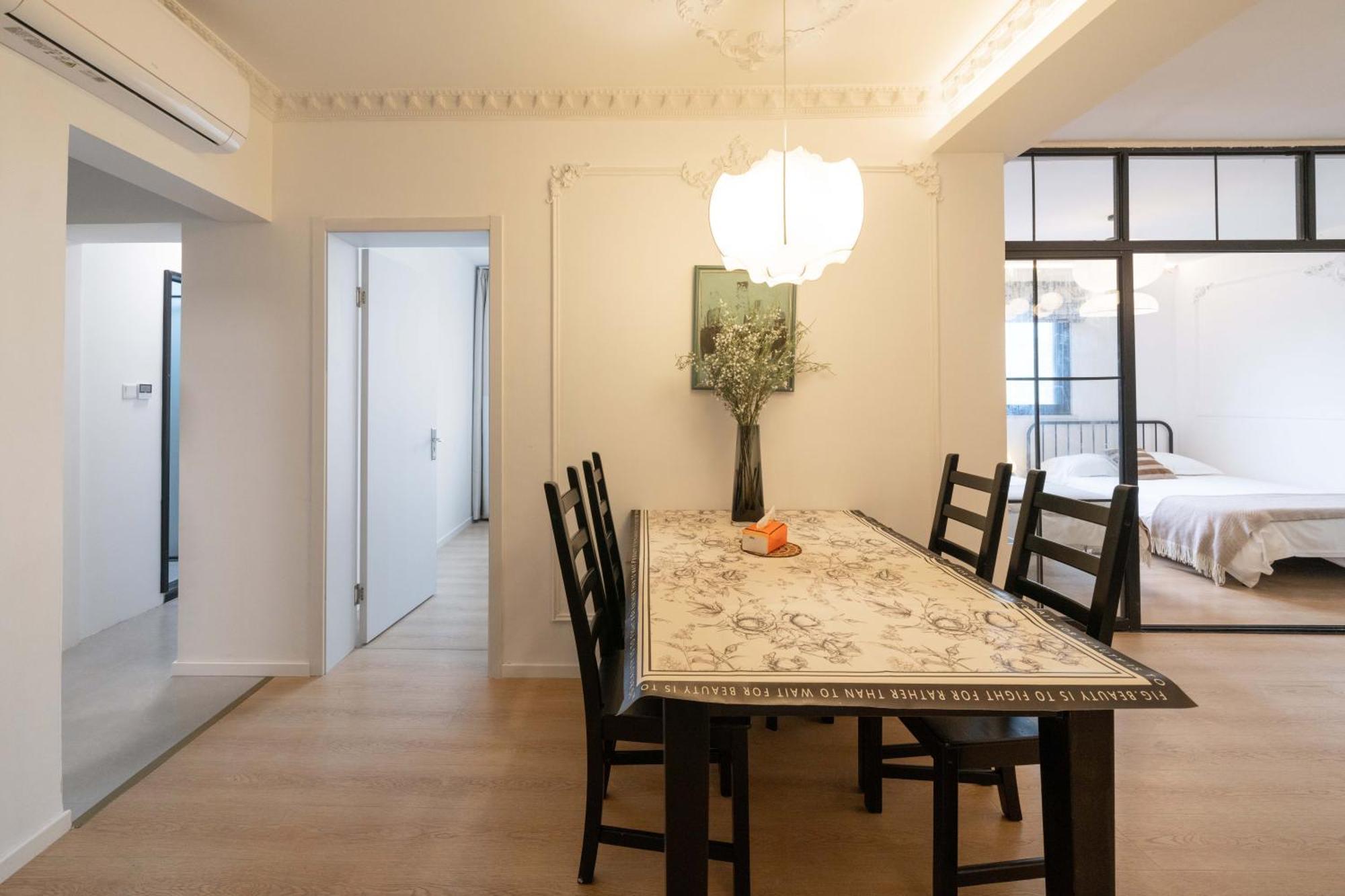 Apartment Yi Du - Family Located 500 Meters Away From Nanjing West Road Subway And Near People's Square