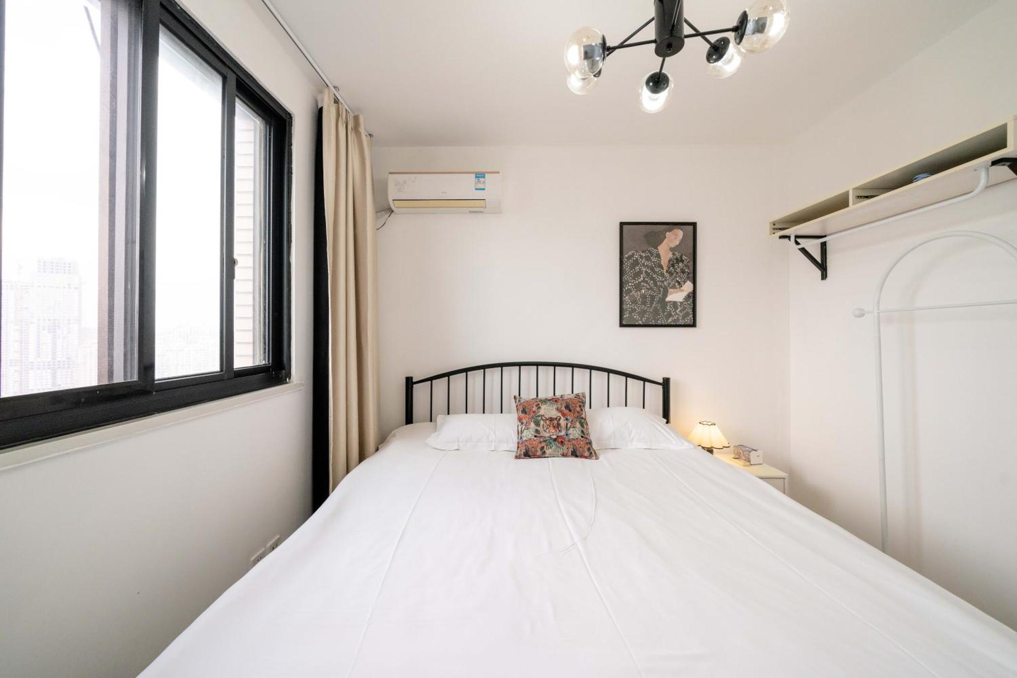 Apartment Yi Du - Family Located 500 Meters Away From Nanjing West Road Subway And Near People's Square Shanghai