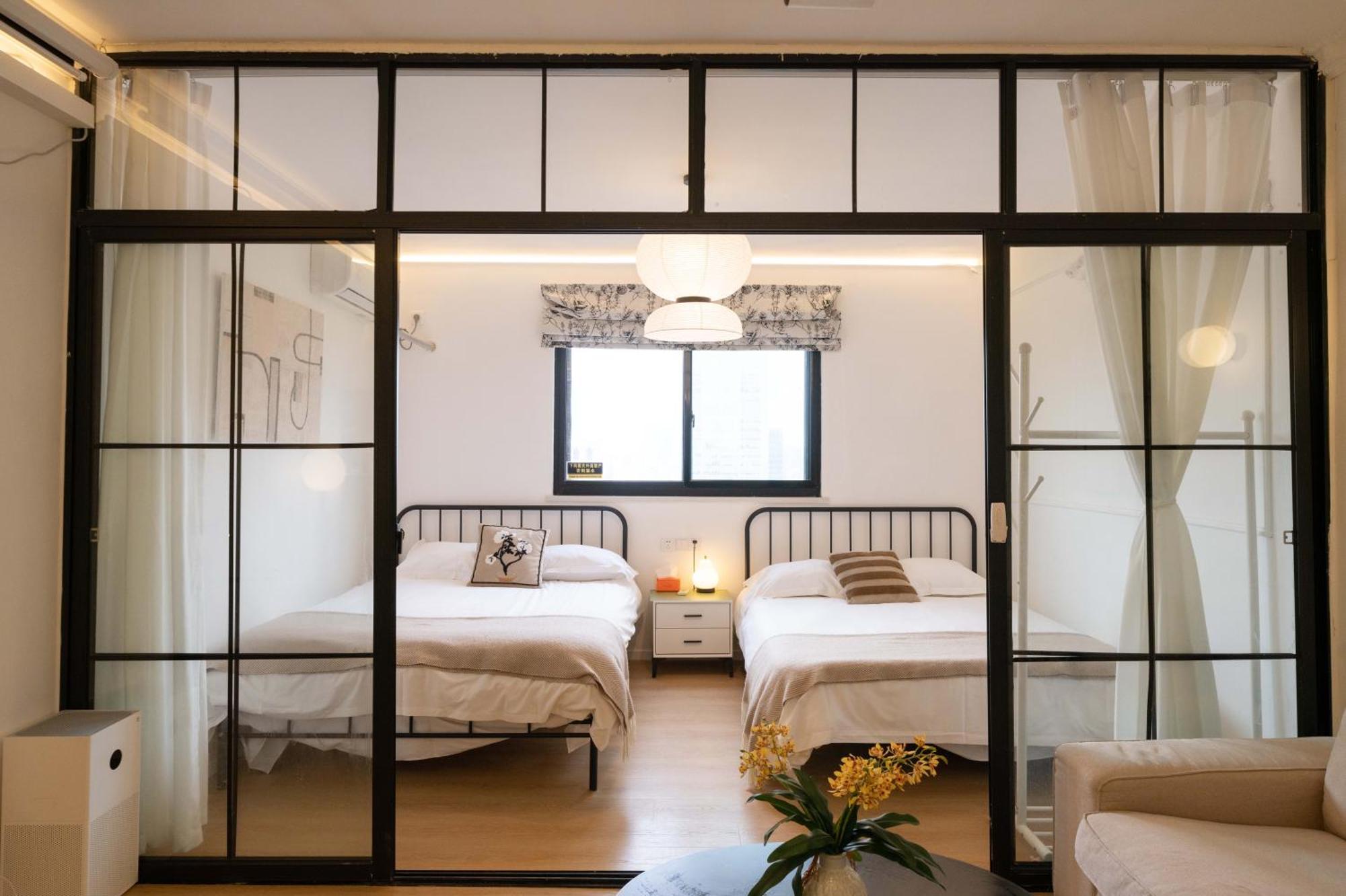 Apartment Yi Du - Family Located 500 Meters Away From Nanjing West Road Subway And Near People's Square