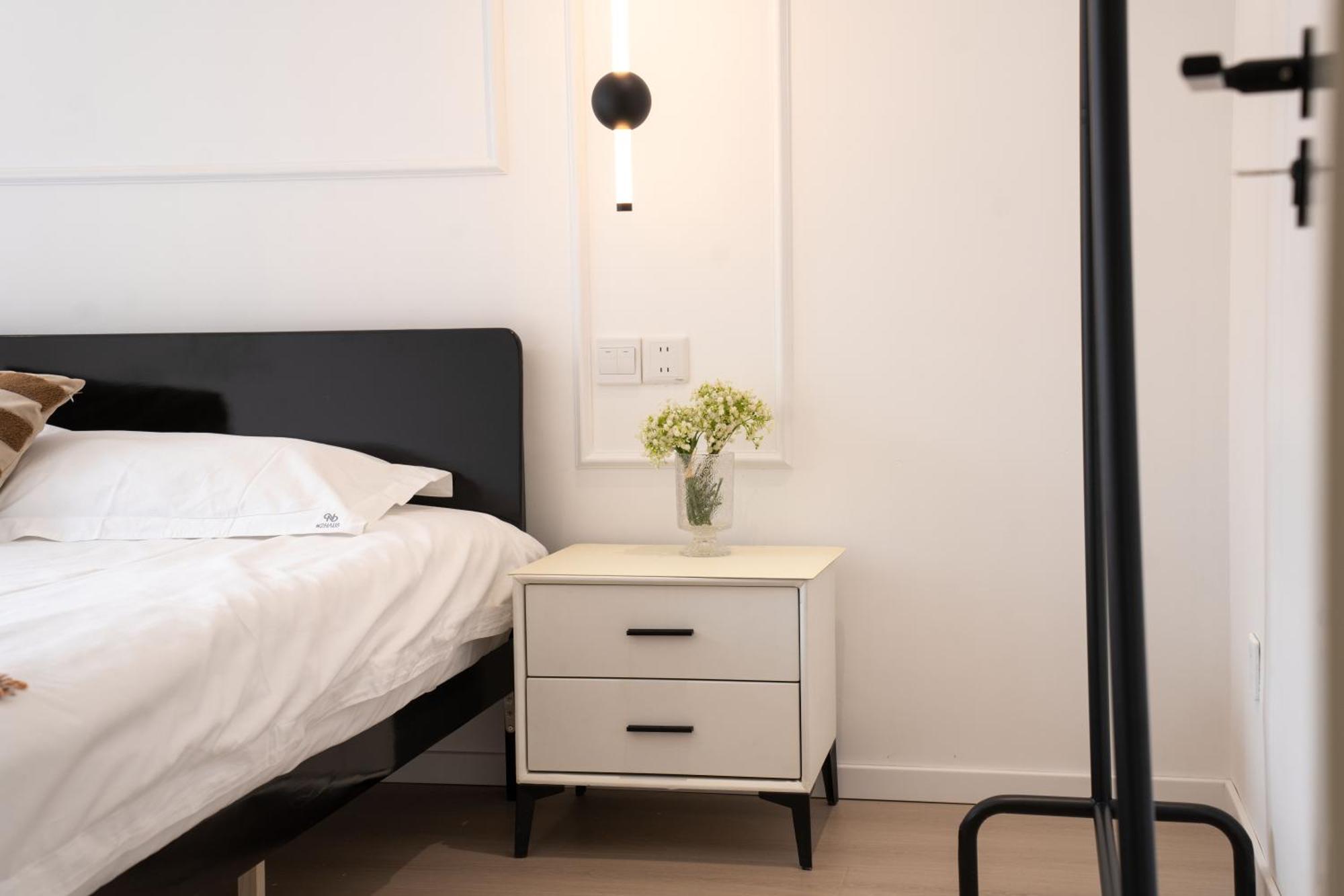Apartment Yi Du - Family Located 500 Meters Away From Nanjing West Road Subway And Near People's Square *